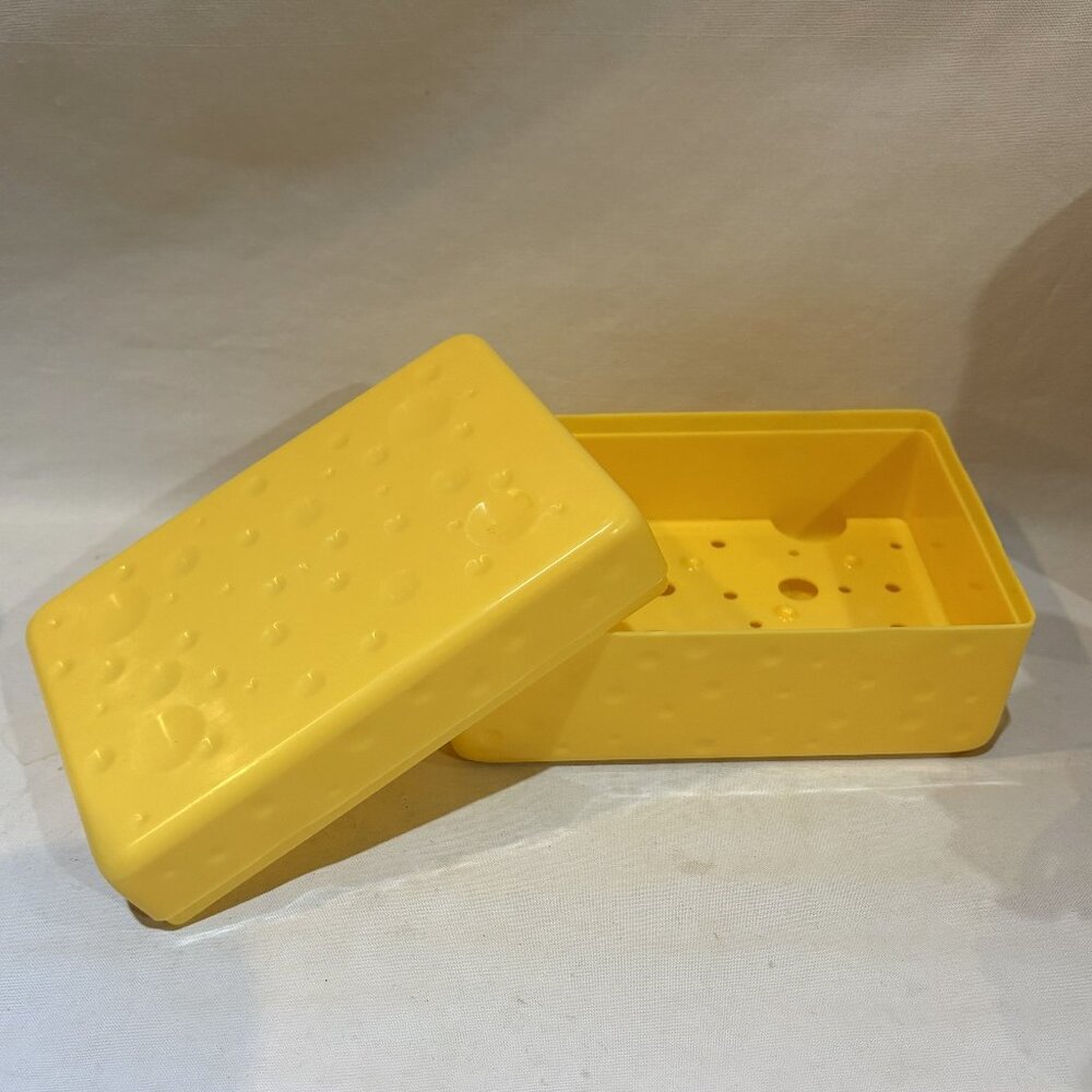 Hutzler Cheese Saver Storage Container Stays Fresh Longer